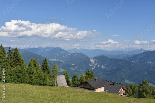 Emberger Alm, Alm, Kärnten, Greifenburg, Spittal, Drau, Spittal an der Drau, Oberkärnten, Baumgrenze, Weißensee, Bergstraße, Kurve, Kehre, Wald, Bergwald, Drautal, Wolken, Sommer, Baum, Gailtaler Alpe photo