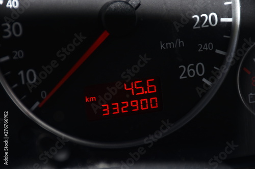 Foto Tachometer, Kilometer, Kilometerzähler, Kilometerstand, Strecke, Zurückgelegt, gefahren, Auto, PKW, Fahrzeug, alt, 300000, 300
