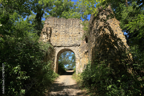 Durchgang zur Burgruine Kalsmunt in Wetzlar photo