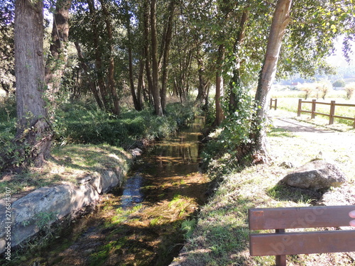 Senderismo en la ruta de la piedra y del agua (Galicia, España)