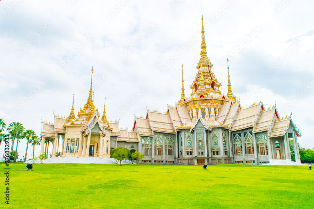 Naklejka premium Wat Luang Pho Toh