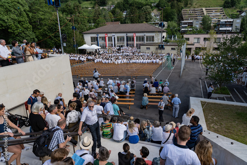 Freudenstein füllt sich mit Schülern und Zuschauern am Jugendfest Brugg