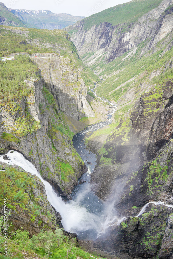 Voringsfossen Wasserfall in Eidfjord, Norwegen Voringsfossen Wasserfall in Eidfjord, Norwegen