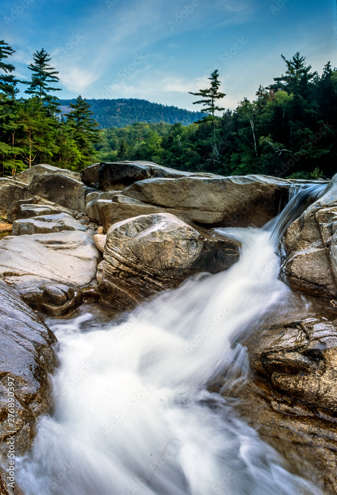 Obraz premium Middle falls in New Hampshire