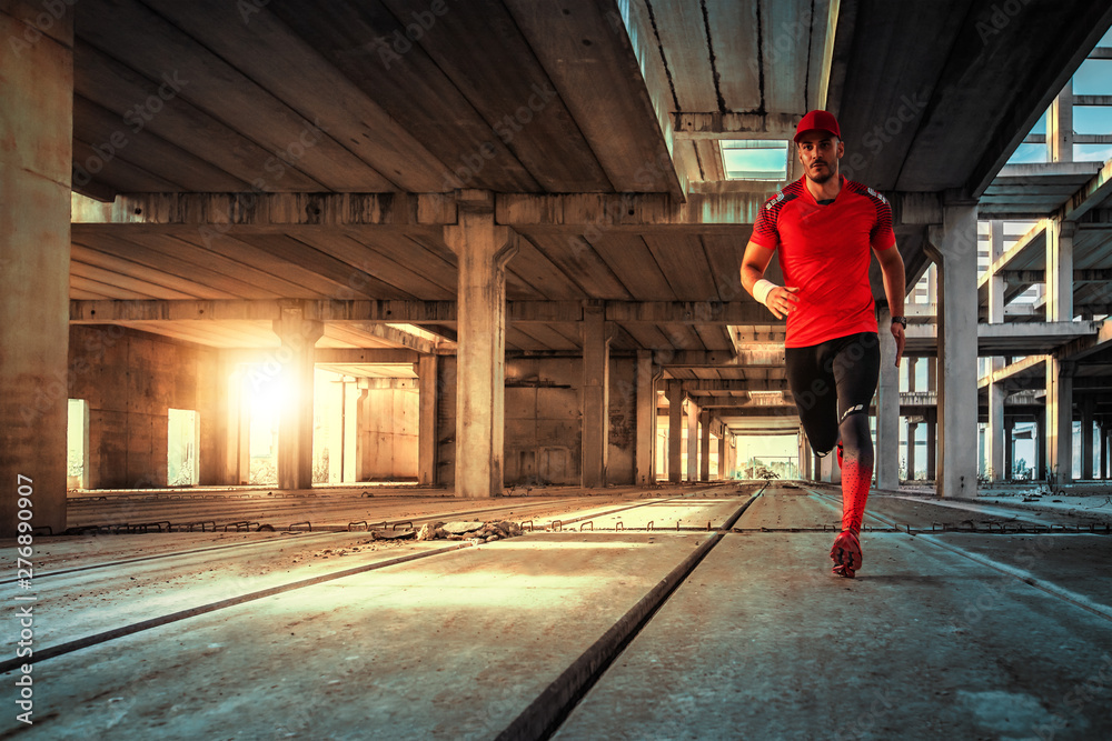 Obraz premium Man running outdoors