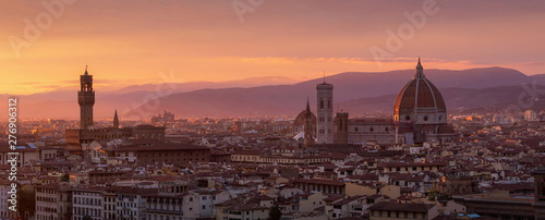 Obraz na płótnie Sunset view of Florence, Ponte Vecchio, Palazzo Vecchio and Florence Duomo, Italy. Florence architecture and landmark, Florence skyline. w salonie