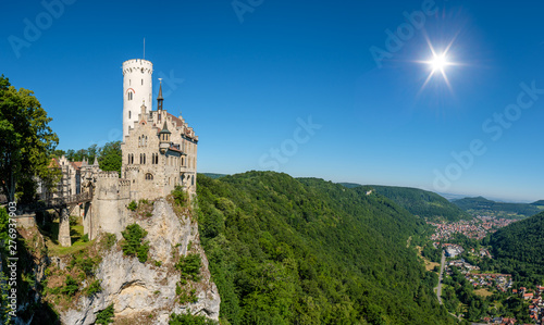 Schloss Lichtenstein M  rchenschlo   mit Sonne