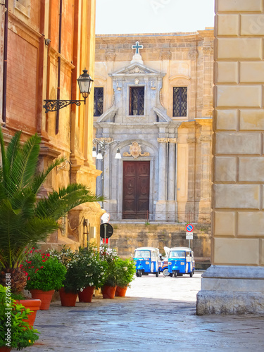 Vicolo in Piazza Bellini a Palermo - Sicilia