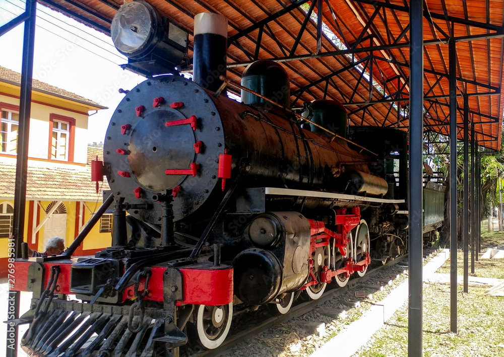 Locomotiva a vapor desativada sendo utilizada como atração turistica no municipio de lavras em Minas gerais.