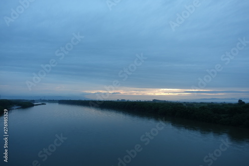 Dawn of the Ishikari River 石狩川の夜明け