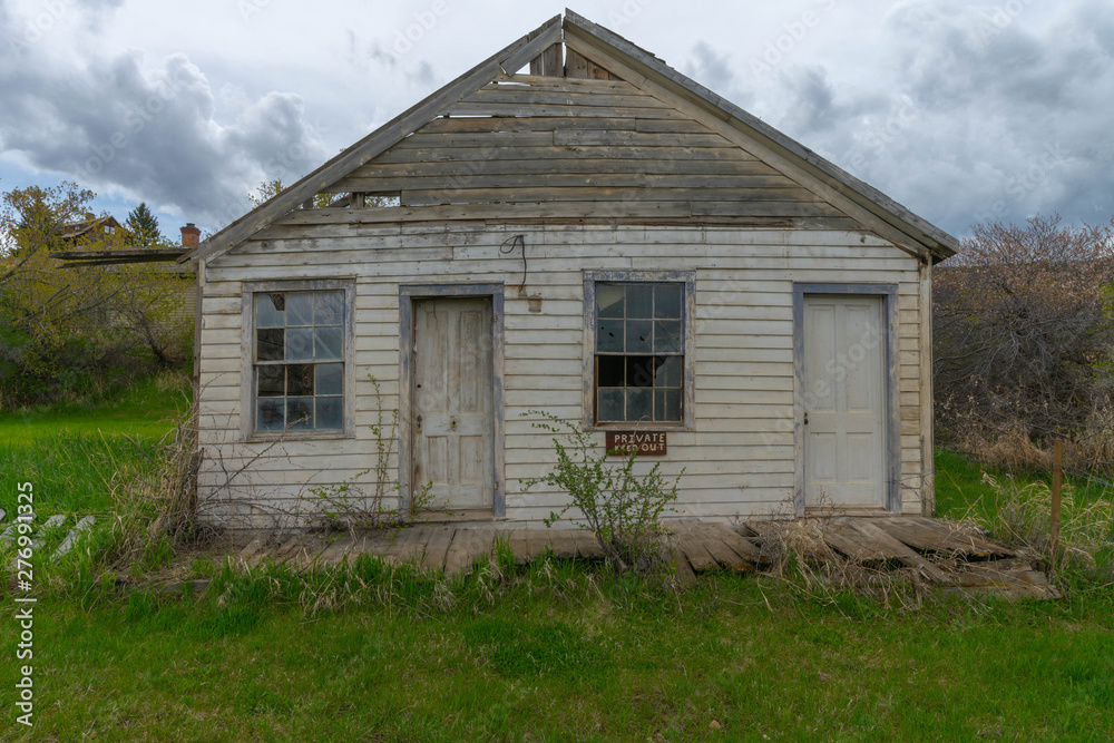 Old Haunted Abandoned Farmhouse in a Rural Community Old Haunted Abandoned Farmhouse in a Rural Community