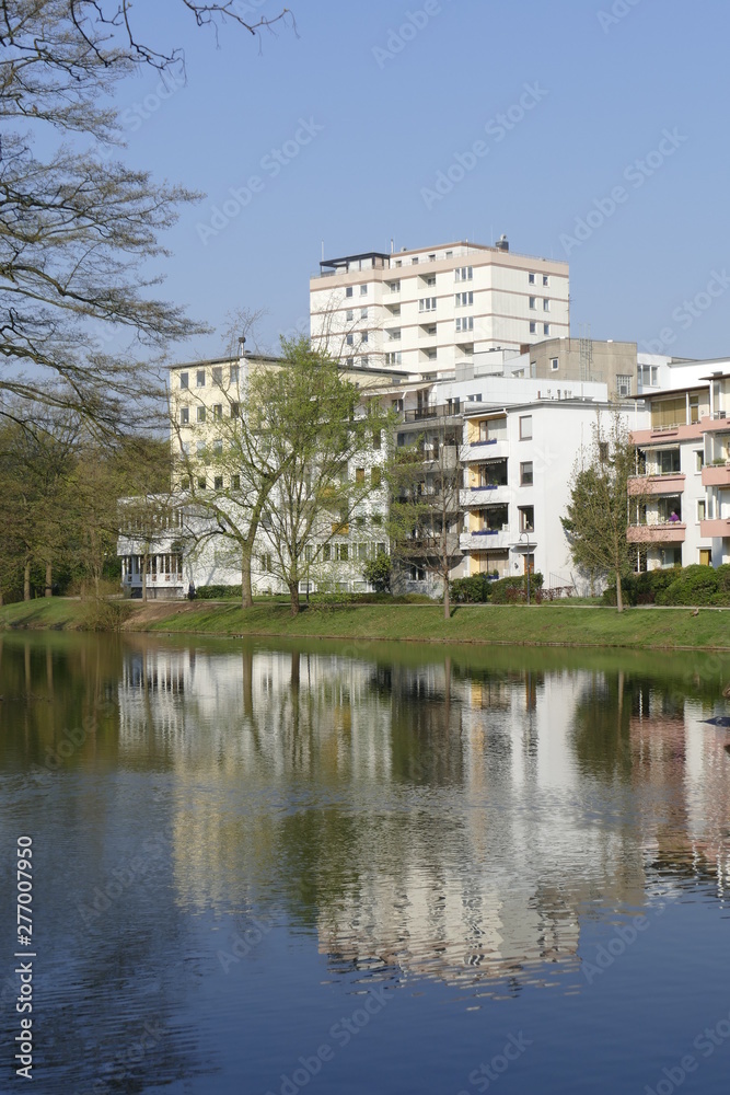 Wohnhäuser, Mehrfamilienhäuser Wohnhäuser, Mehrfamilienhäuser