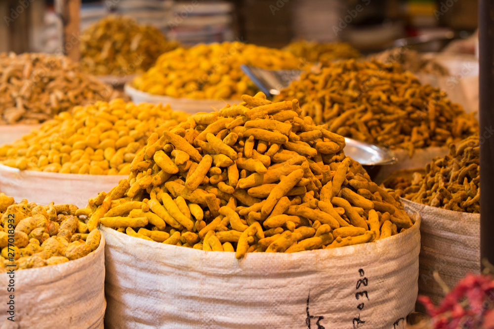 Fototapeta premium Raw Turmeric 