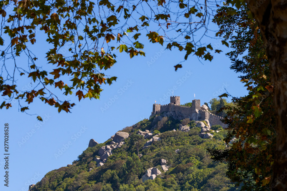Φωτογραφία The Castle of the Moors is a hilltop medieval castle in Sintra, Portugal
