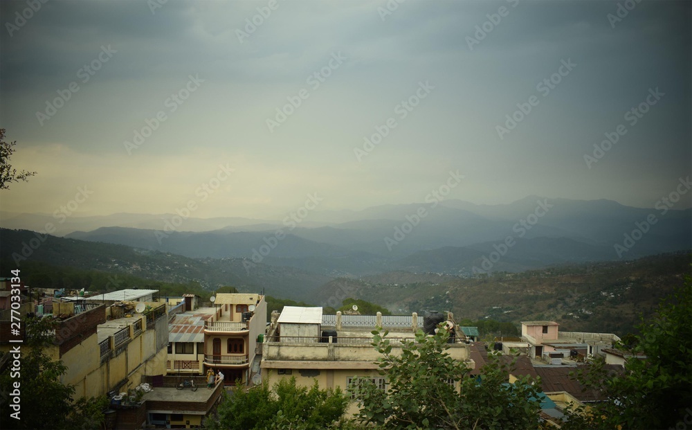 Fototapeta premium Waking up to Ranikhet's Sunrise. Everyday. 