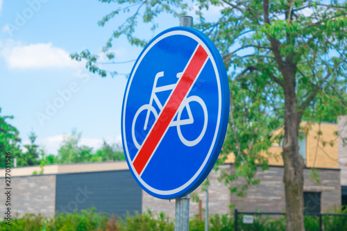 Dutch road sign: end of bike path