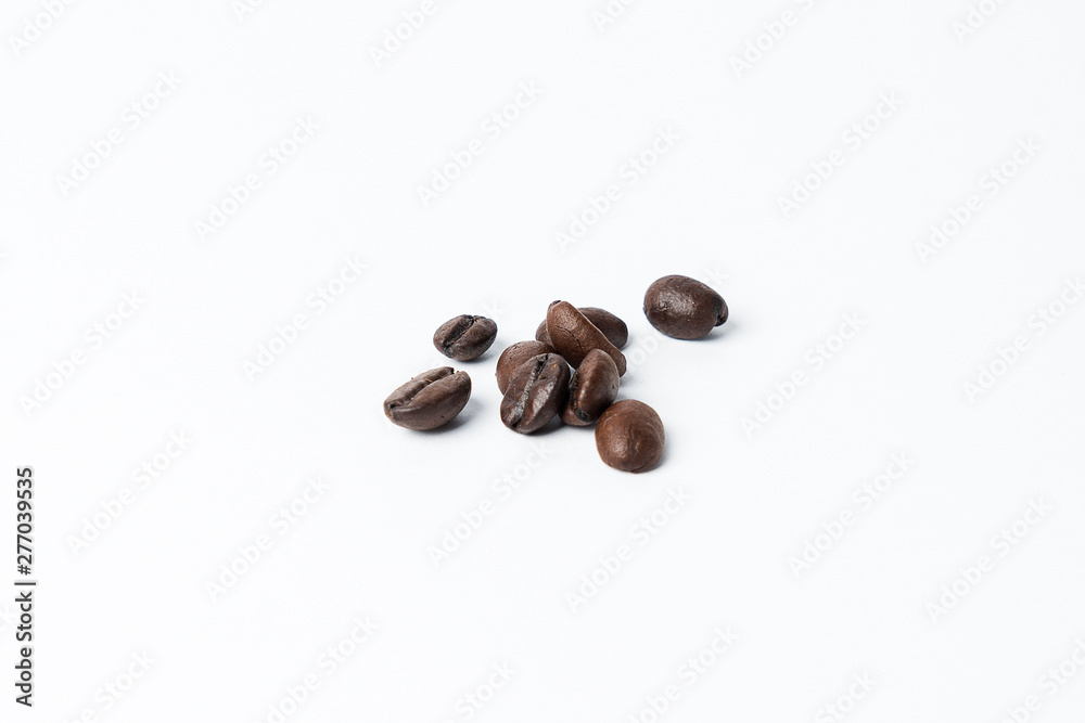 Naklejka premium coffee beans white background isolated