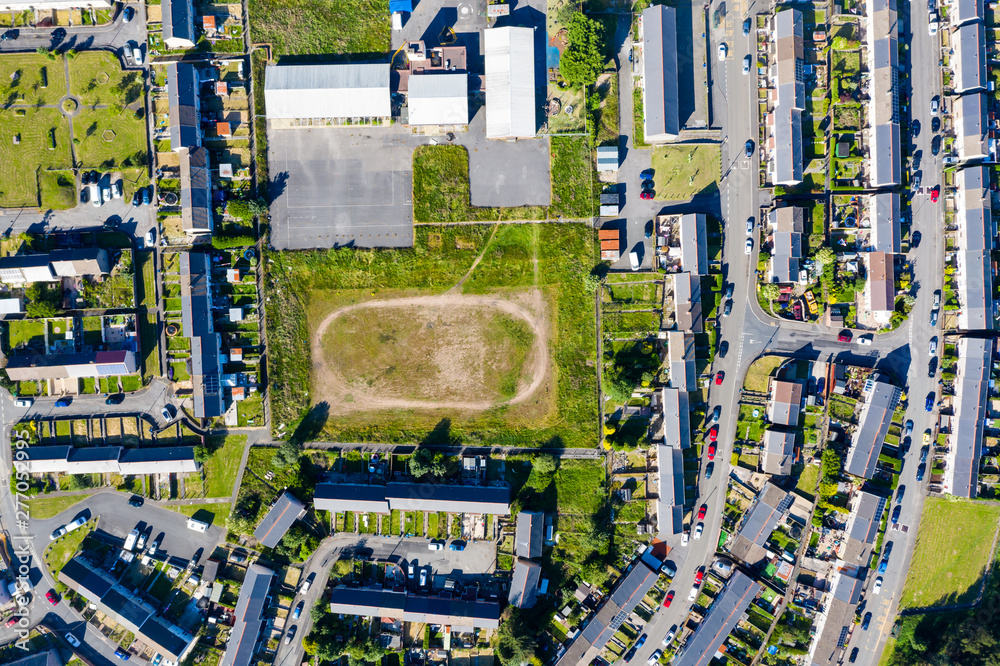 Obraz premium Aerial view of streets and houses in the Welsh town of Ebbw Vale (UK)