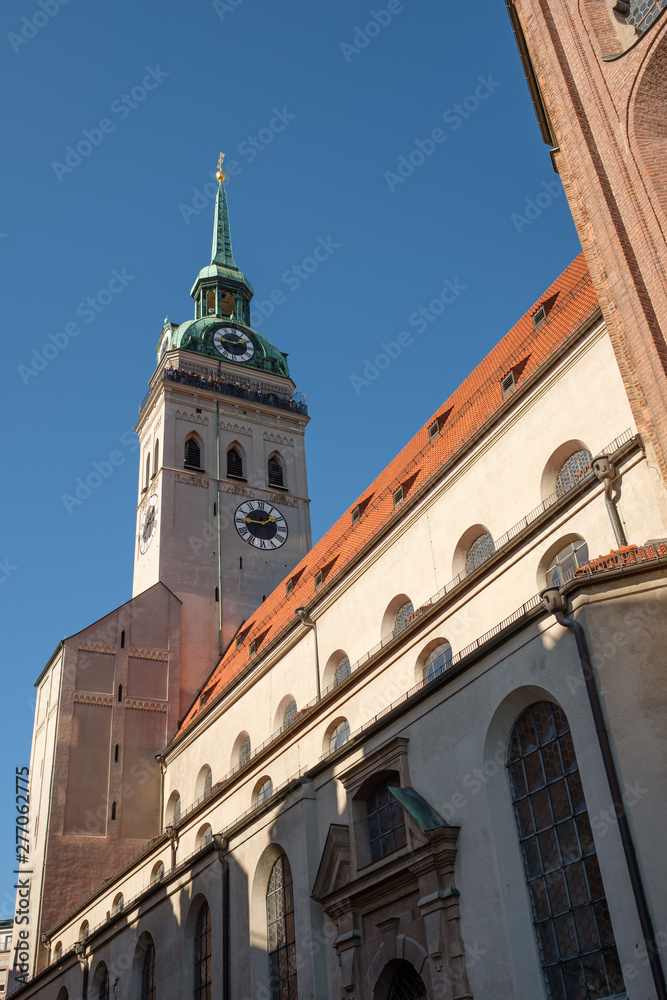 Fototapeta premium Kirche St. Peter München