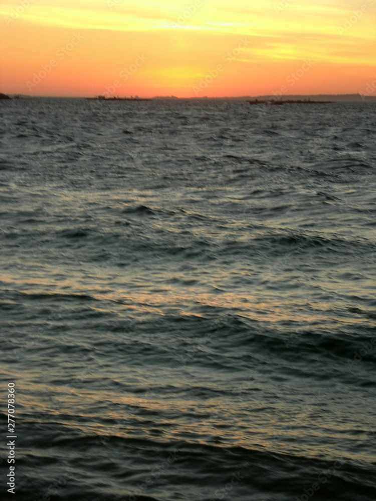 Puesta de sol en el mar (San Vicente do Grove, año 2005). Foto 8