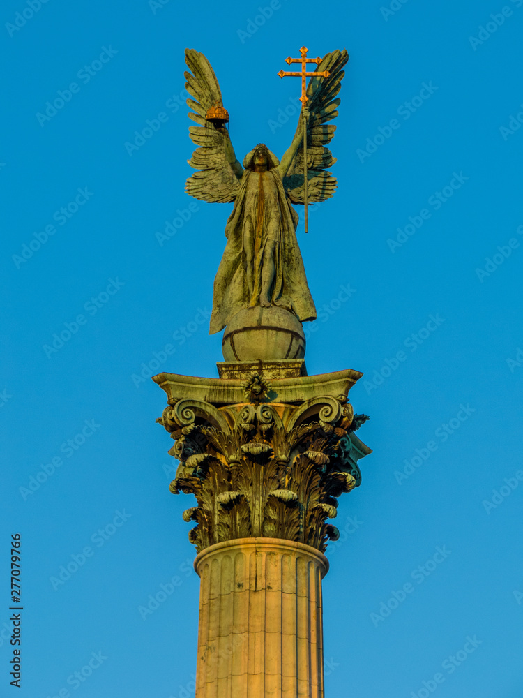 Fototapeta premium BUDAPEST, HUNGARY - NOVEMBER 18, 2016: Archangel Gabriel statue, Heroes Square.
