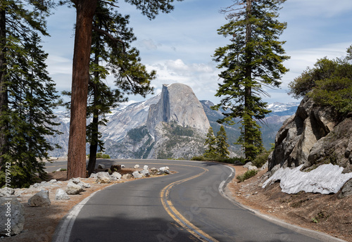 Road to Glacier Point