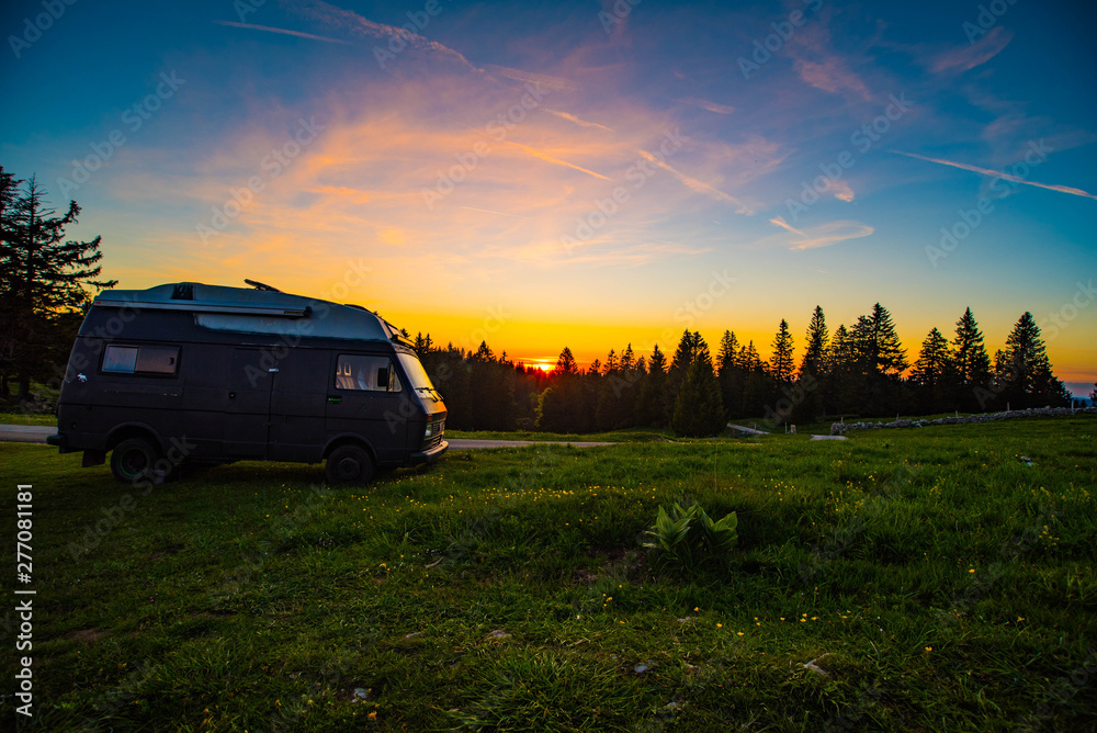 Fototapeta premium Van in Sunset