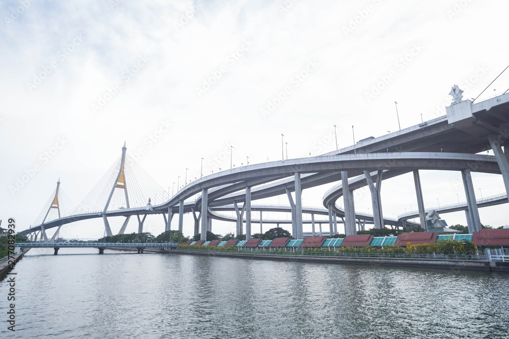 Obraz premium Bhumibol Bridge