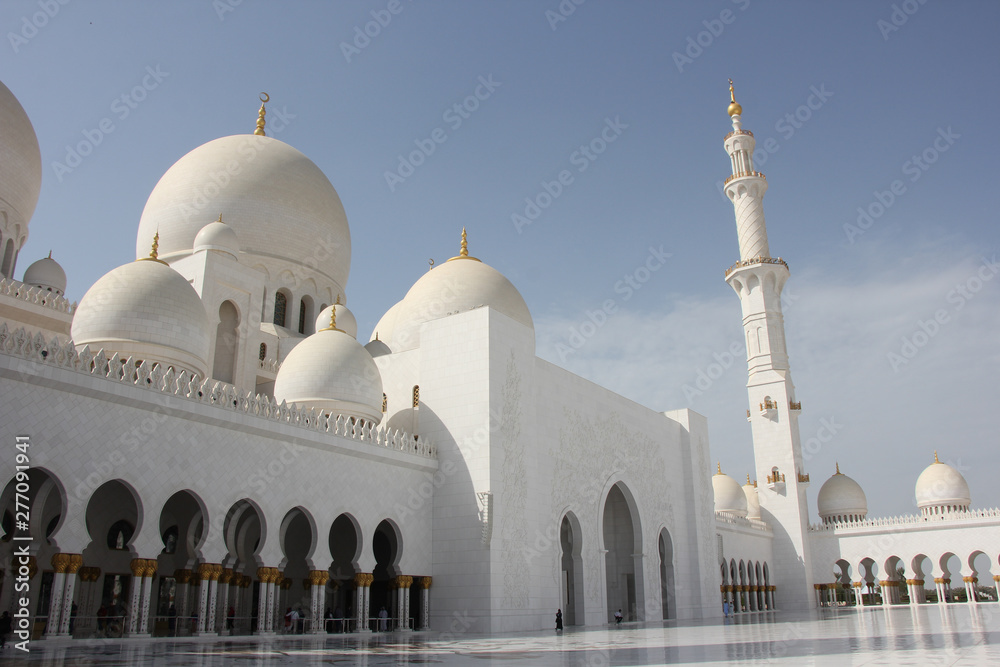 Fototapeta premium sheikh zayed mosque in abu dhabi