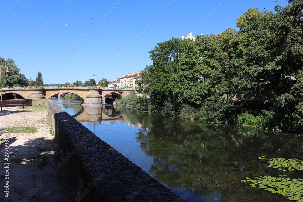 La rivière Moselle dans la ville de Metz - Département de la Moselle - Région Lorraine - France