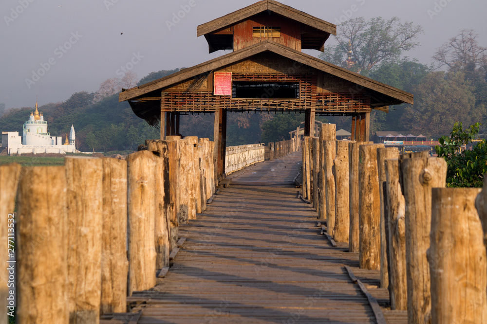 Obraz premium U-Bein bridge in Myanmar