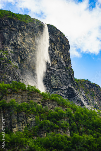 Waterfalls in mountains - Norway © Voyagerix