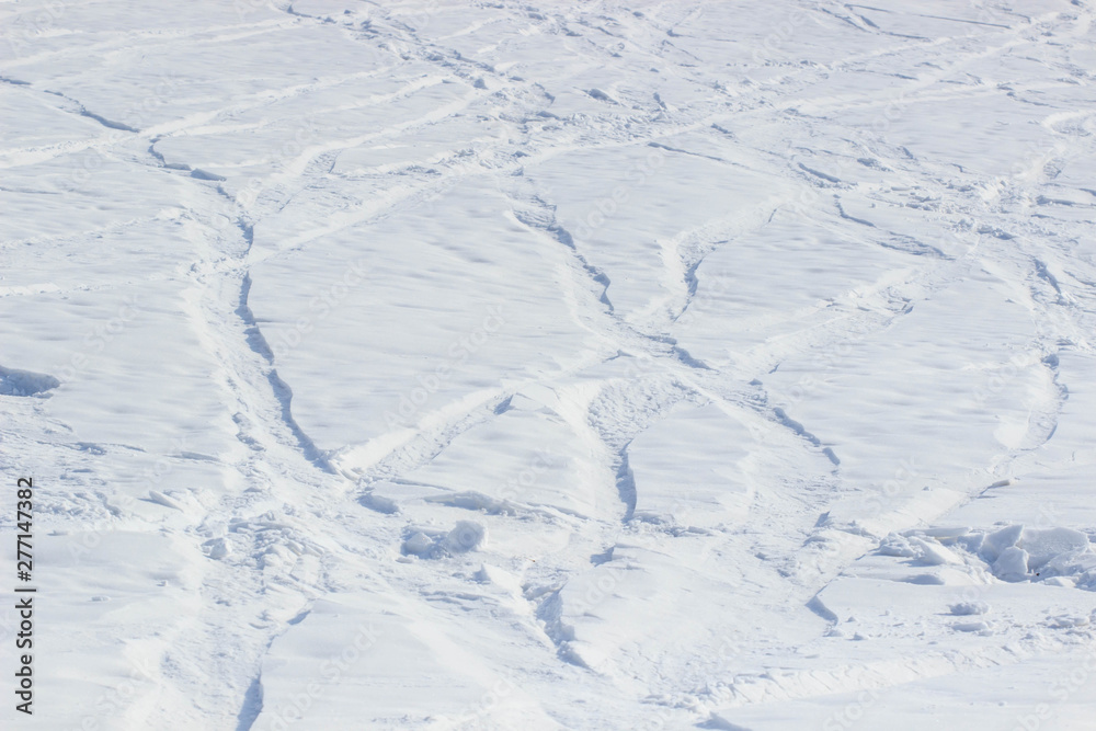 The path on the tundra in the snow