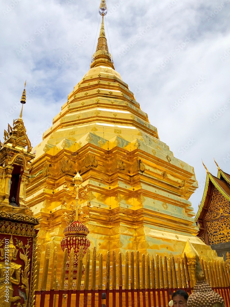 Fototapeta premium Wat Phra That Doi Suthep is a buddhist temple and tourist attraction in Chiang Mai, Thailand