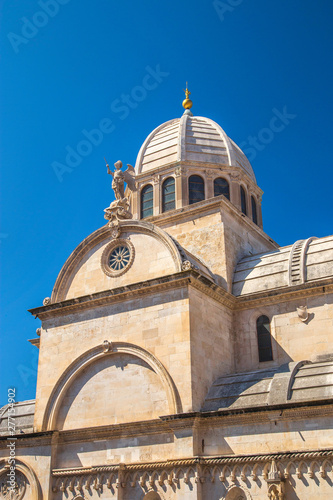Croatia, city of Sibenik, cathedral of St. James, triple-nave basilica, detail of dome and sculptures on roof