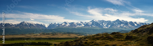 Fototapeta Naklejka Na Ścianę i Meble -  panorama of Chui ridge, Russia, Altai, June