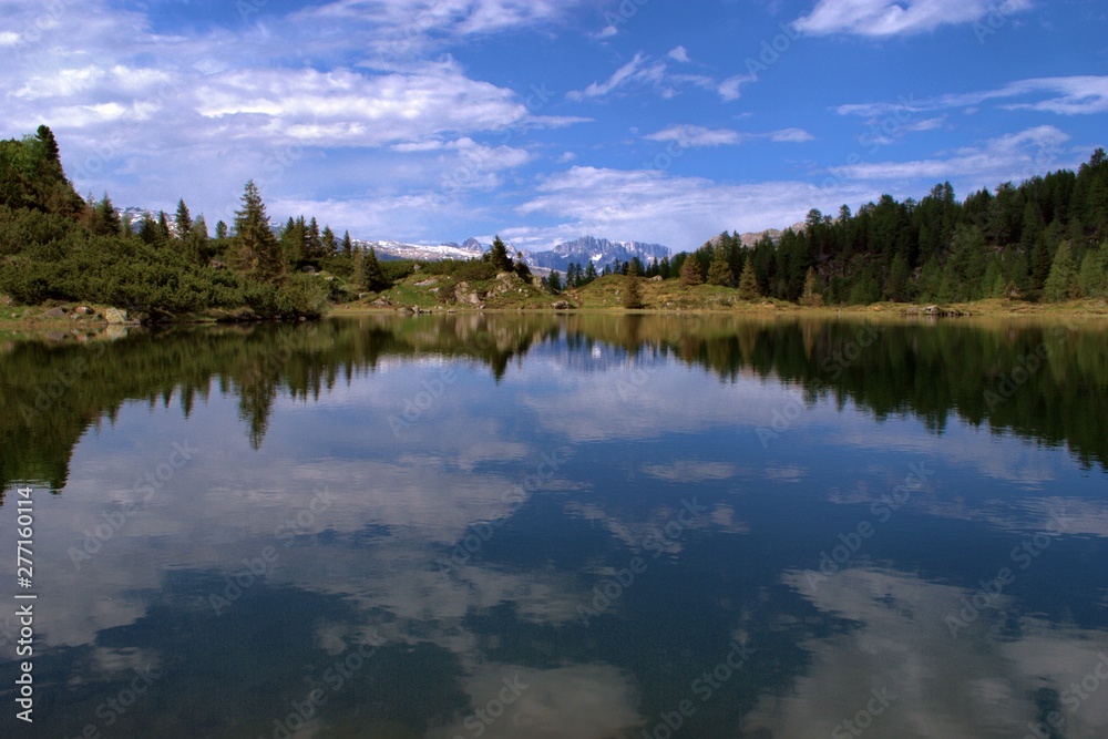 Riflessi sul lago