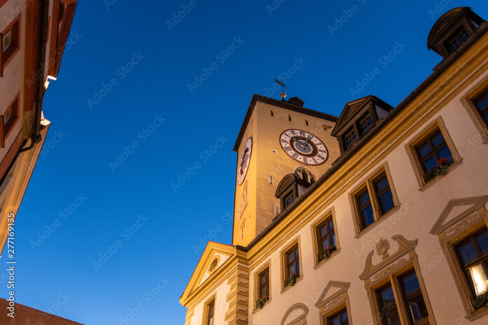 Regensburger Rathaus am Abend 