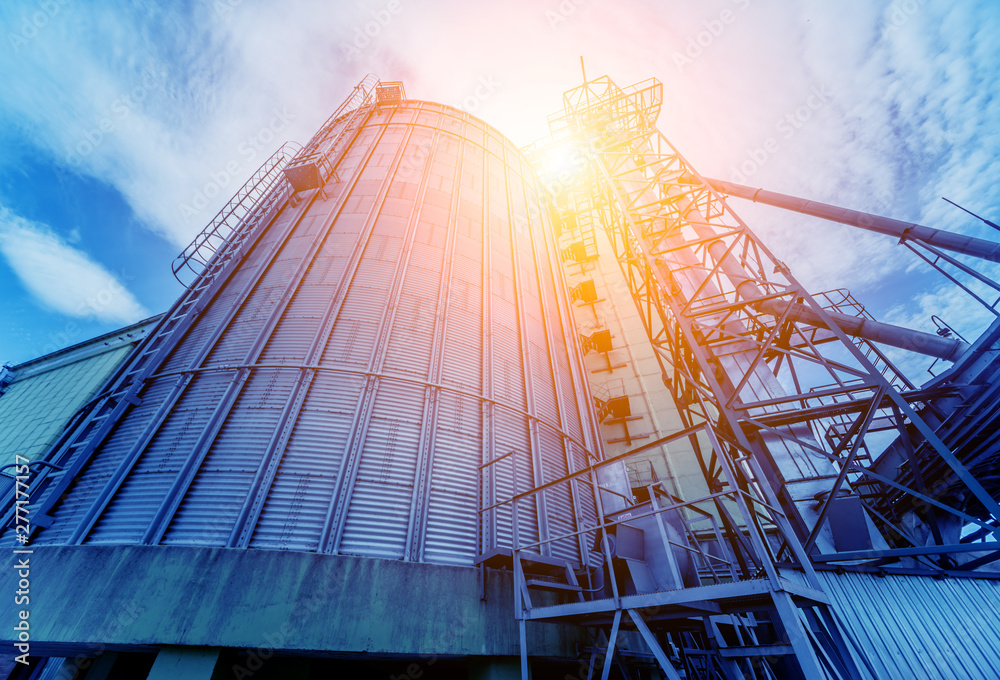 Equipment and pipeline in oil refinery. Equipment and pipeline in oil refinery.