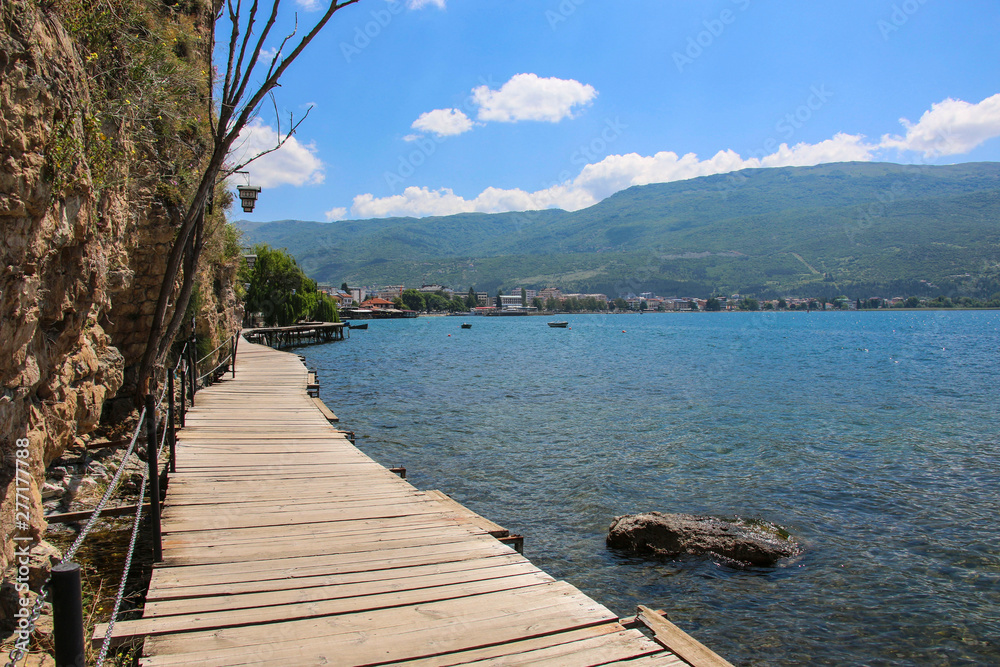 Φωτογραφία Wooden bridge to the pier on Lake Ohrid, Republic of North Macedonia