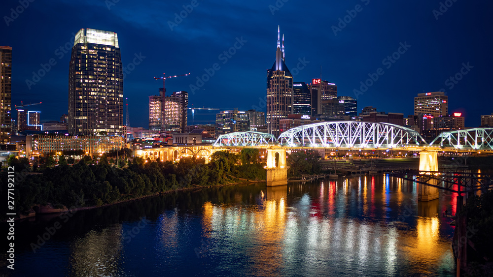 Nashville by night - amazing view over the skyline - street photography