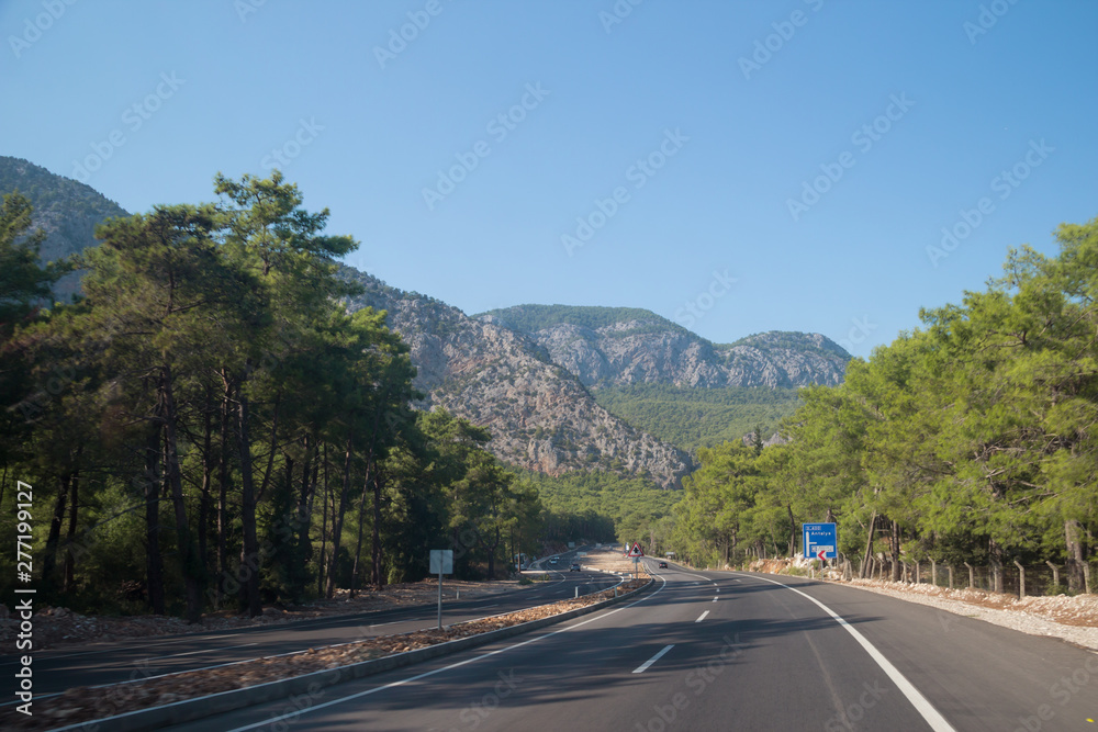  road from Kemer to Antalya