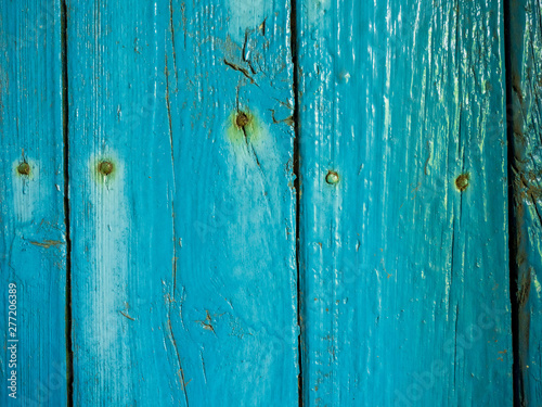 Vollformat-Aufnahme von blau lackiertem Holz