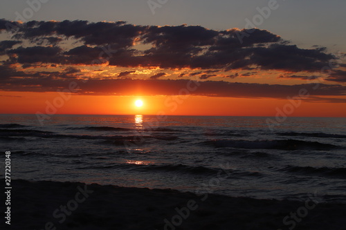 Sonnenuntergang mit Wolke