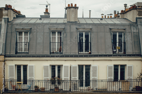 Canvastavla Roof and atics of Paris, France