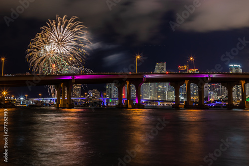 Fuegos Artificiales Noche photo