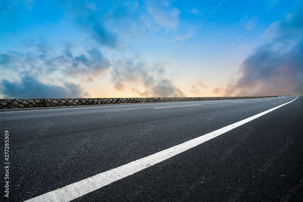 Naklejka premium Road and Sky Landscape..