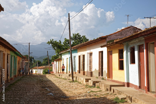 Canvas Print Trinidad, Cuba - July 20, 2018: Colorful traditional houses in the colonial town