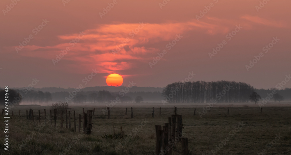 Sonnenaufgang im Teufelsmoor bei Worpswede / Bremen Sonnenaufgang im Teufelsmoor bei Worpswede / Bremen