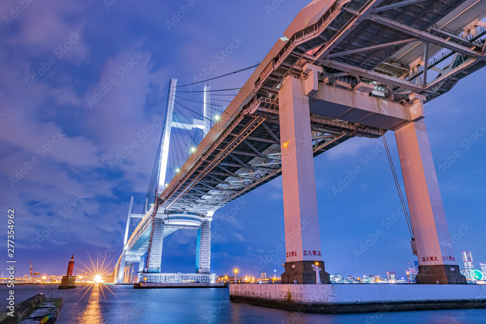 横浜の夜景・ベイブリッジ